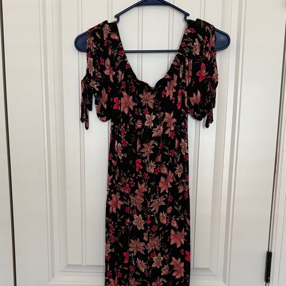 Floraly Jumpsuit Chic Floral-Inspired One-Piece